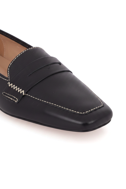 Cipó Black Leather Square-Toe Loafers – Flat