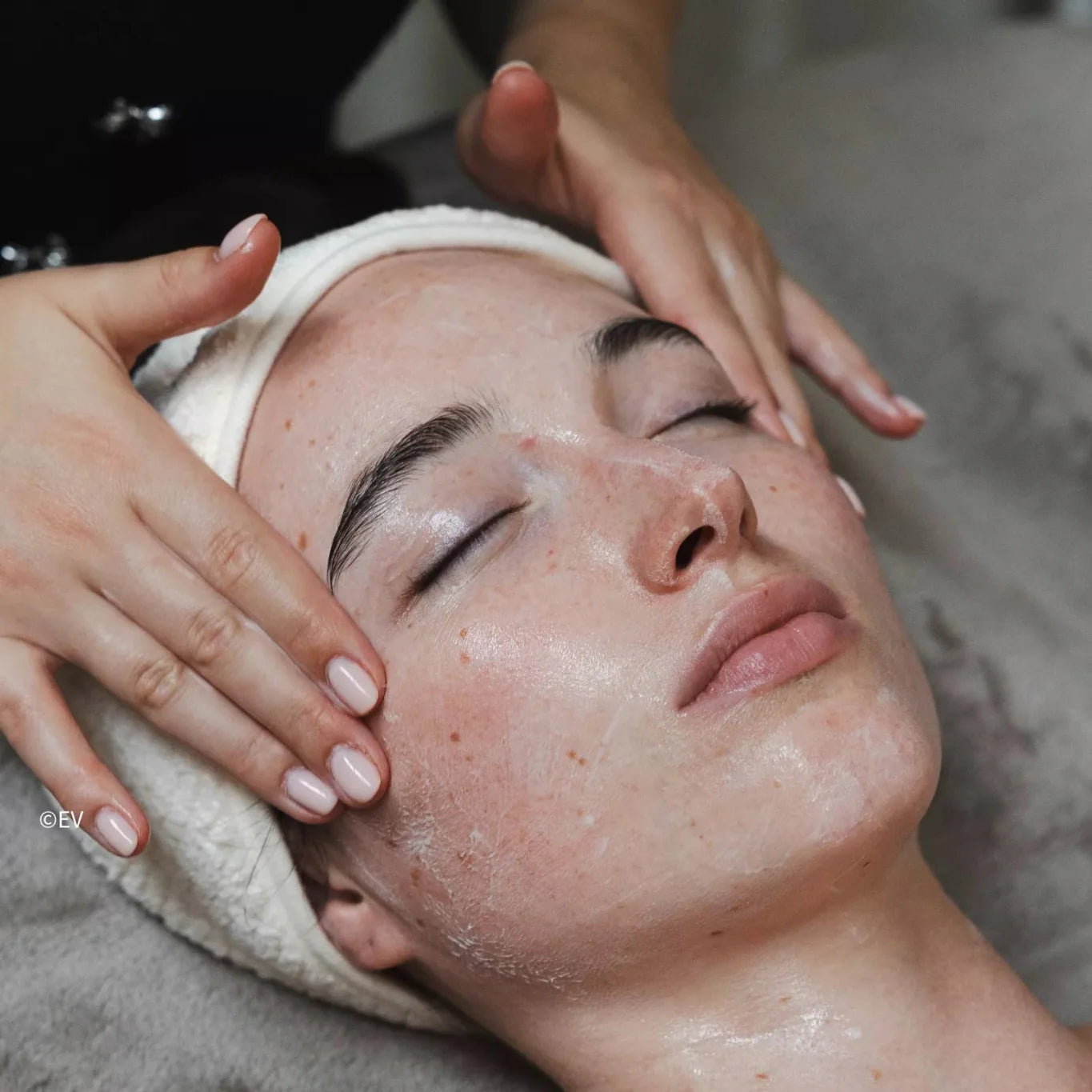 Likami Wellness Headband – Zachte badstof haarband voor een moeiteloze skincare routine