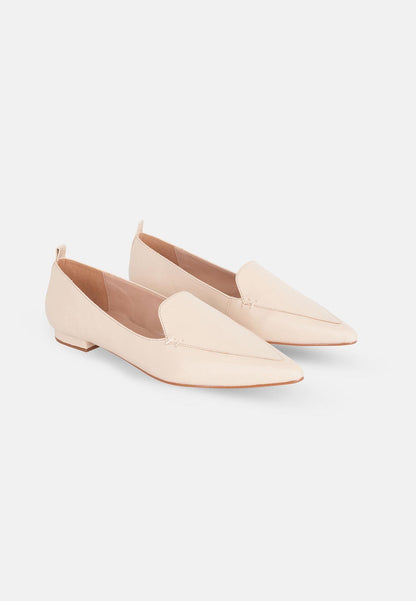 Butiá Beige Leather Ballerinas – Pointed-Toe Flat
