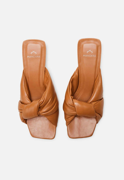 Carobá Caramel Leather Mules – 4.5cm Cylindrical Block Heel